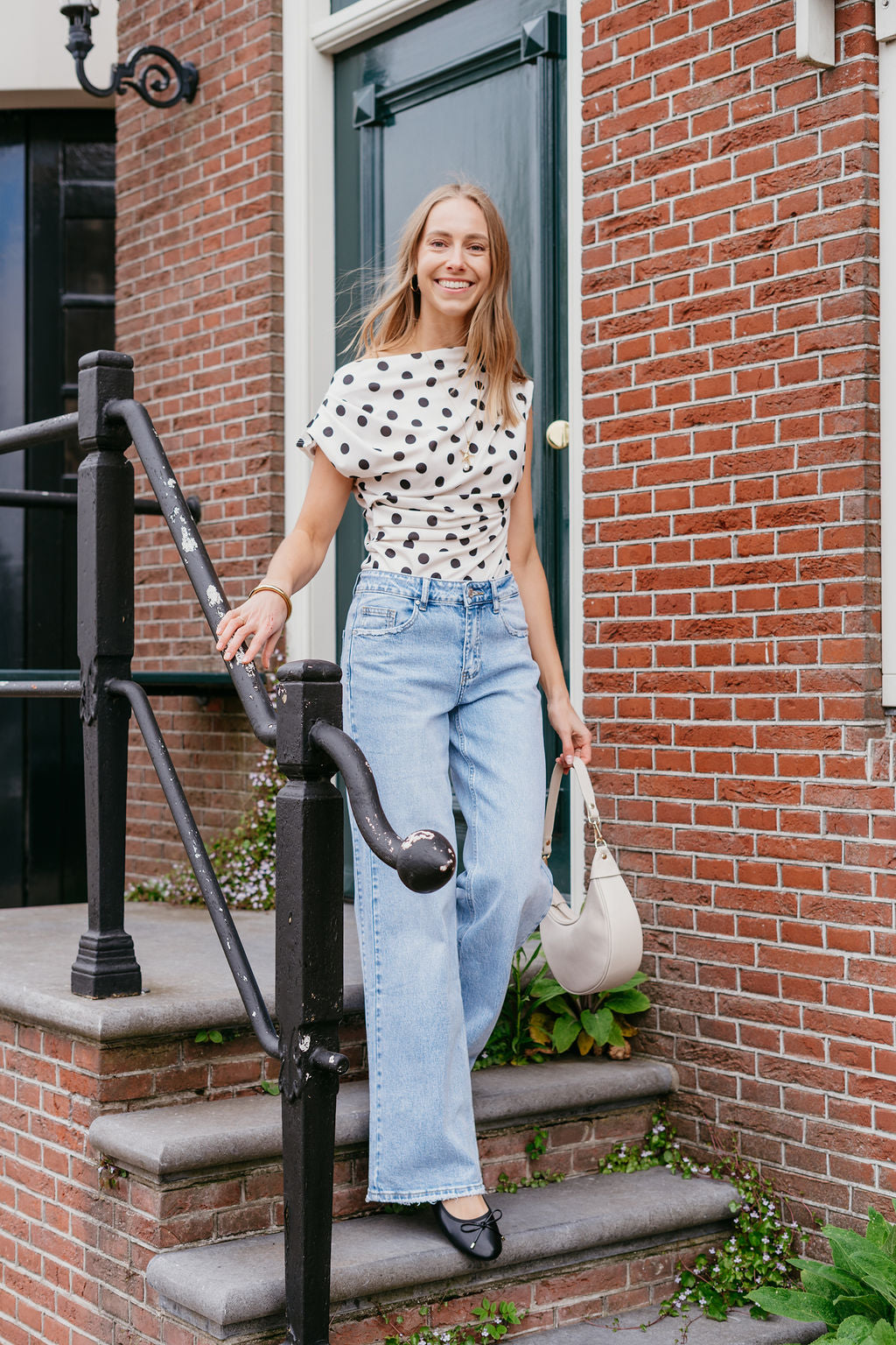 Polkadot top off shoulder wit zwart