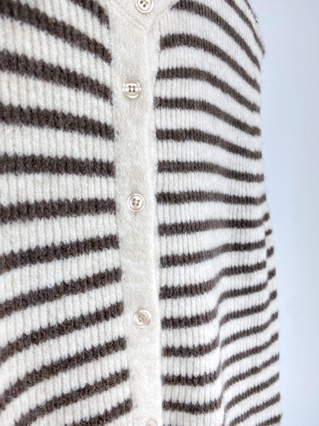 Mila Spencer | Beige & Bruin