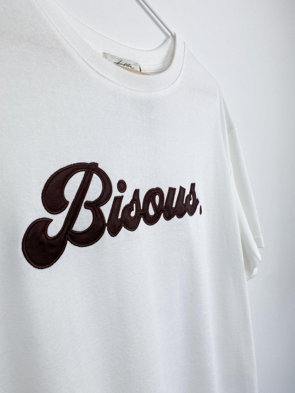 Bisous T-shirt | Wit & Bruin
