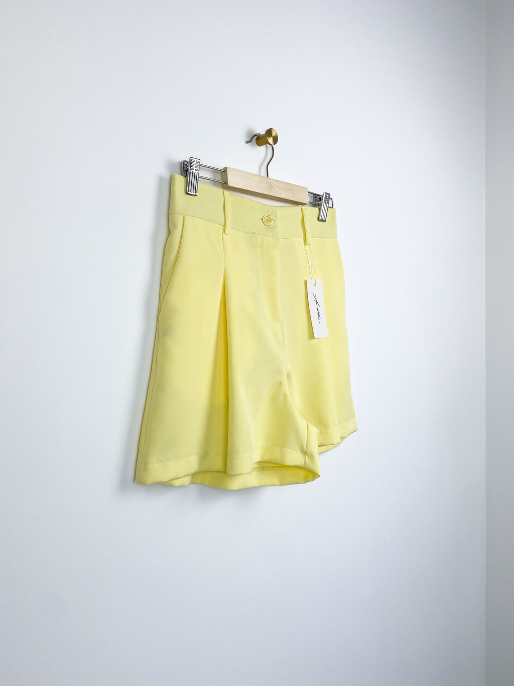 Evi Short | Botergeel