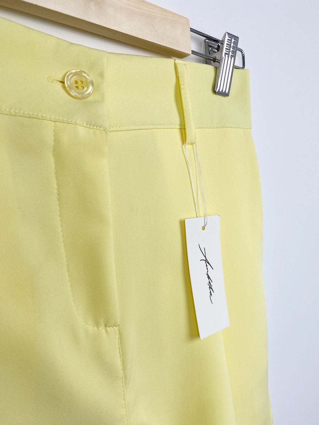 Evi Short | Botergeel