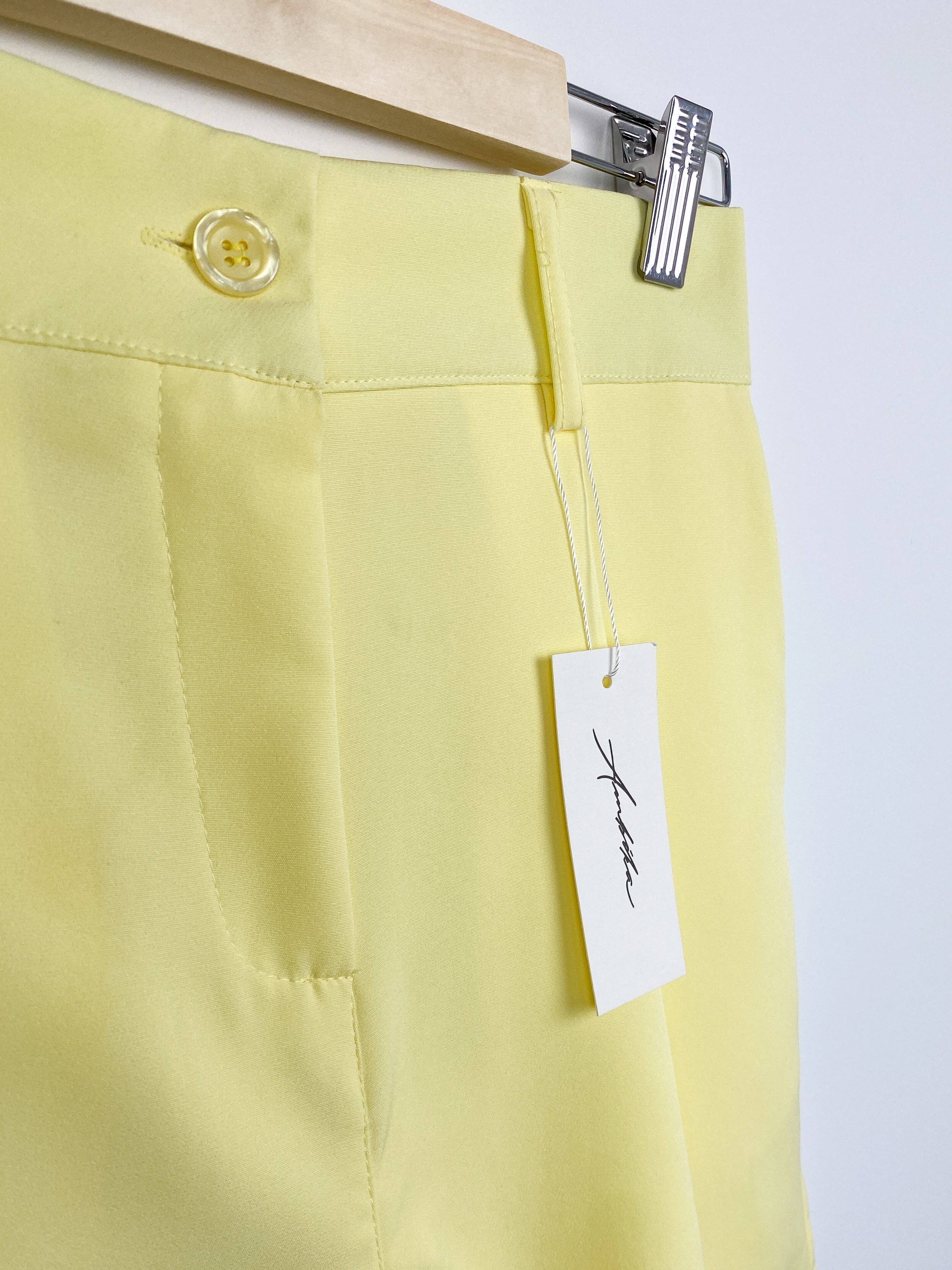Evi Short | Botergeel