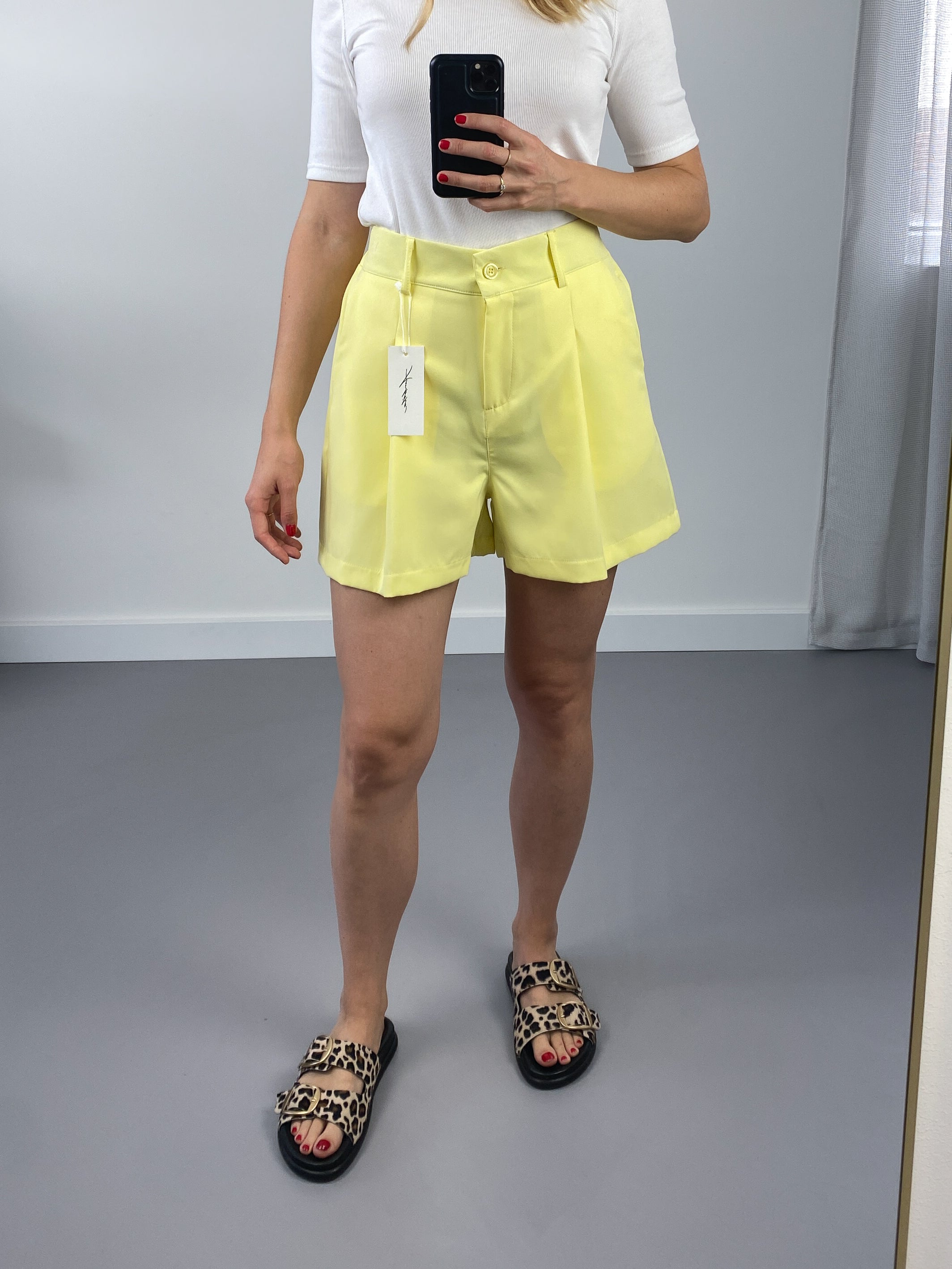 Evi Short | Botergeel