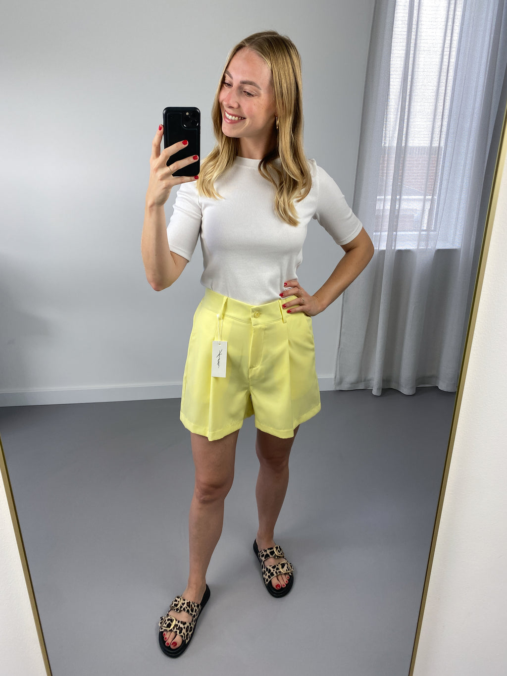 Evi Short | Botergeel