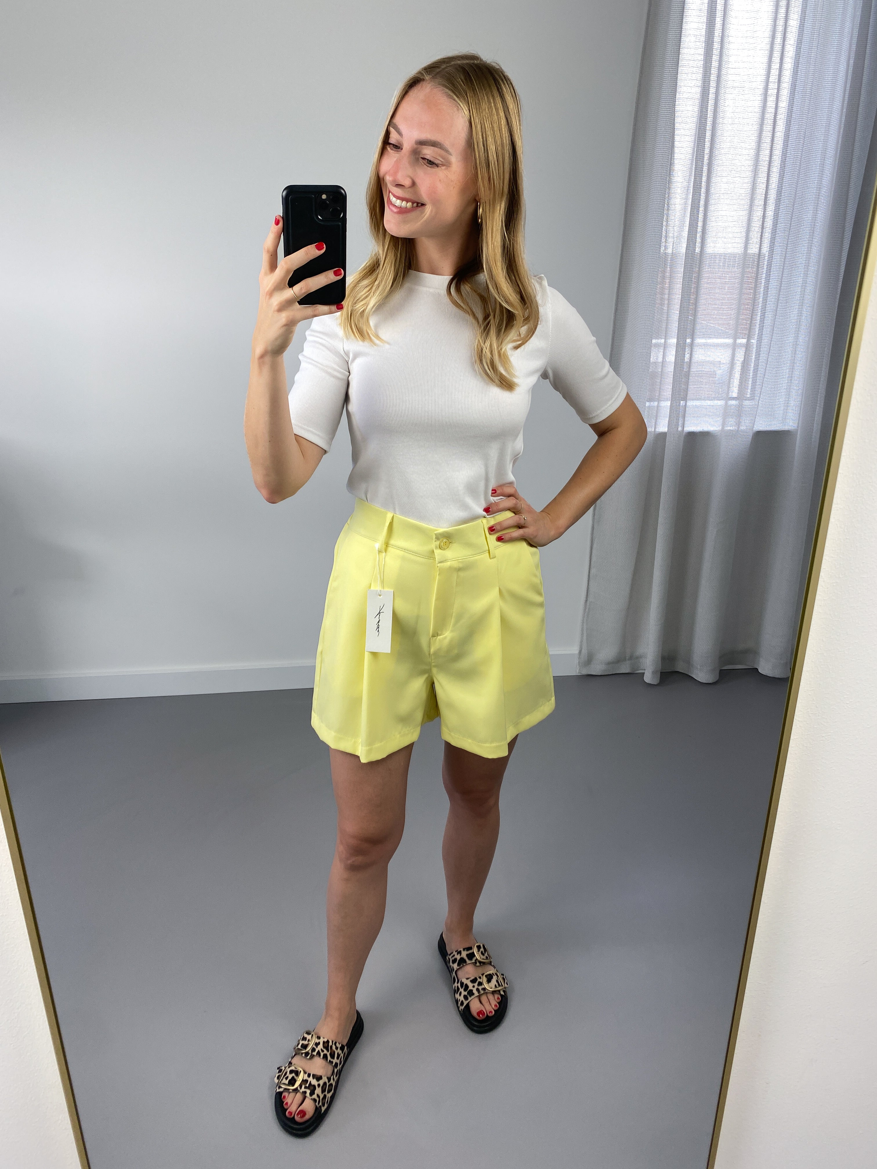 Evi Short | Botergeel