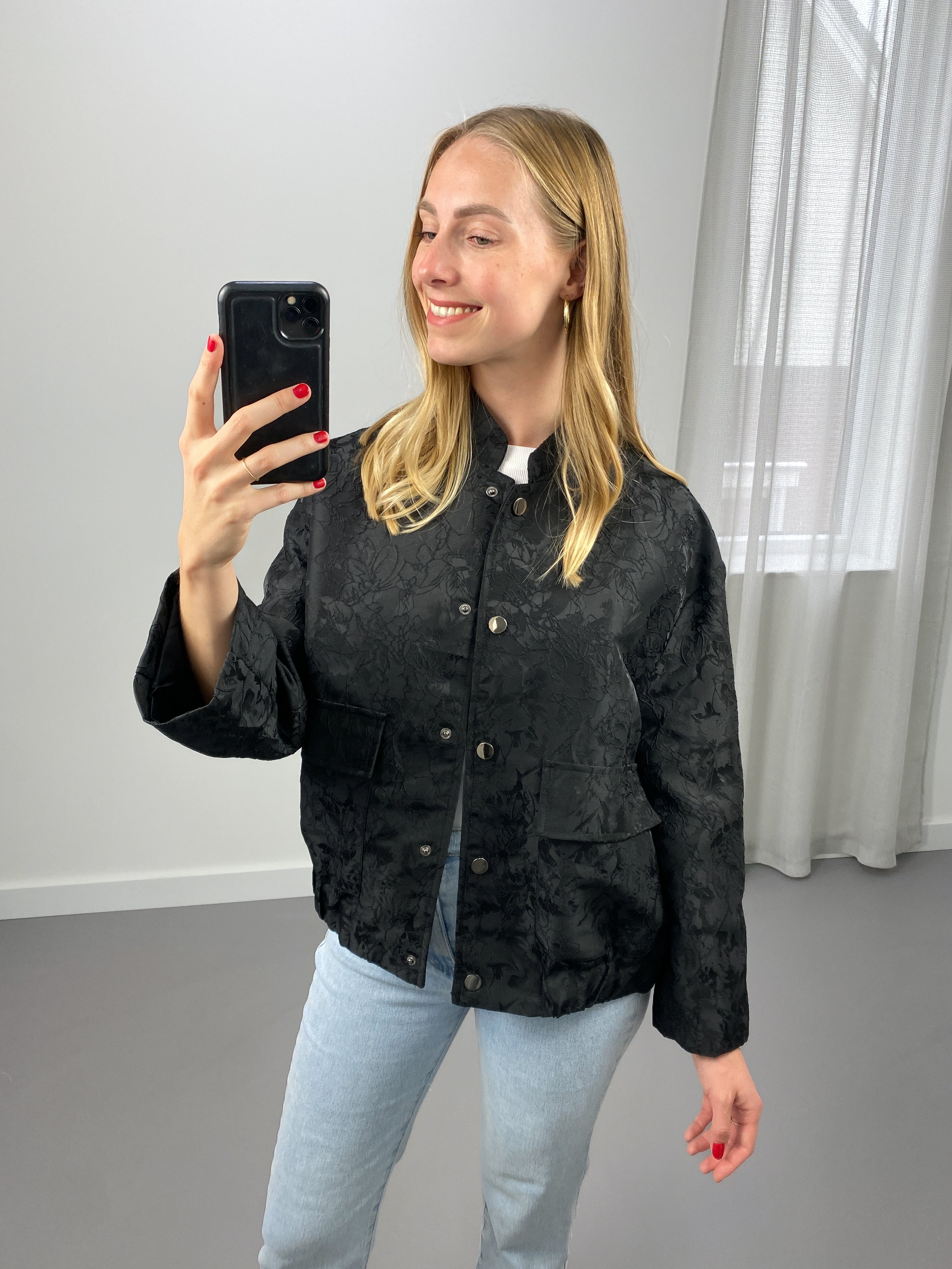 Lina Jasje | Zwart