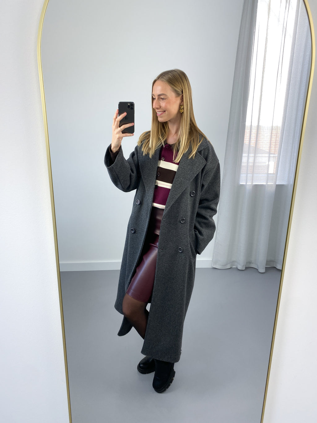 Fenna Manteljas | Grijs